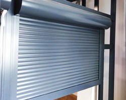 вход в офис компании вход в офис компании