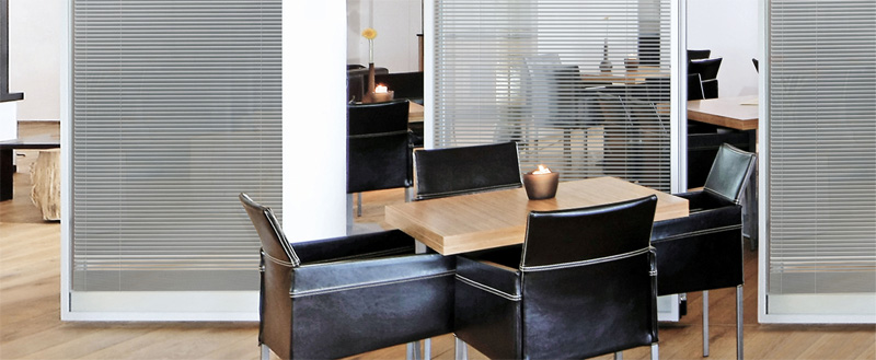 Межрамные жалюзи в офисных перегородках Межрамные жалюзи в офисных перегородках