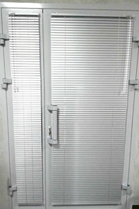 зеленые жалюзи