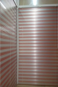 горизонтальные жалюзи для магазина