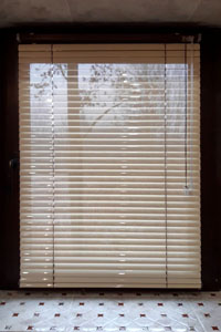 жалюзи на окнах в Брянске