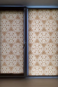 желтая рулонная штора 2020