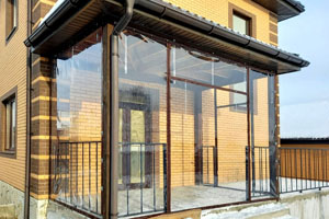 Гибкие шторы ПВХ для крыльца