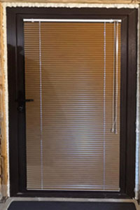 белые жалюзи