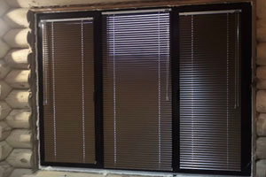 белые жалюзи