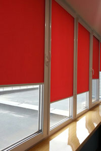 штора рулонная красная