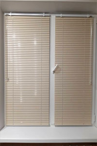 горизонтальные жалюзи в доме