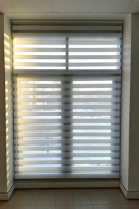 штора рулонка зебра