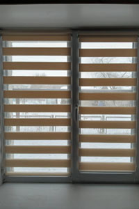 штора рулонка зебра