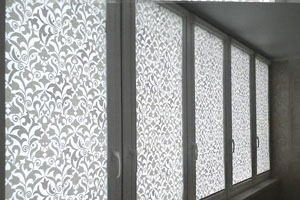 рулонные шторы на балкон
